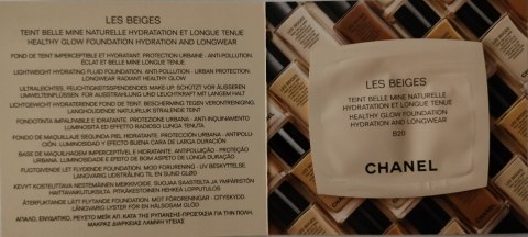 Chanel Les Beiges Healthy Glow B20 podkład 0,9ml Chanel Les Beiges Healthy Glow B20 podkład 0,9ml