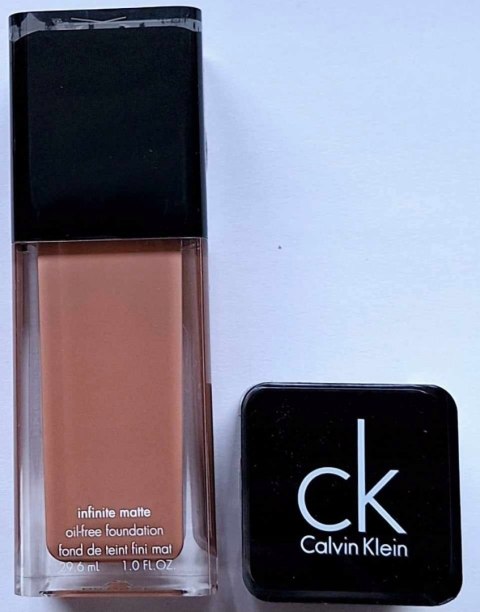 Calvin Klein Infinite Matte Oil-Free Foundation 206 podkład 29,6ml