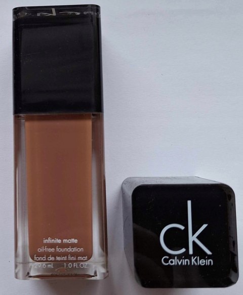 Calvin Klein Infinite Matte Oil-Free Foundation 207 podkład 29,6ml