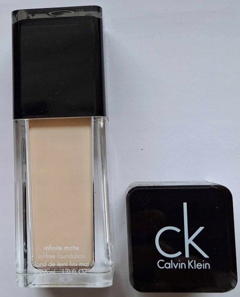 Calvin Klein Infinite Matte Oil-Free Foundation 214 podkład 29,6ml