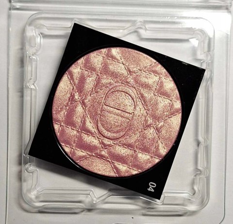 Dior Forever Glow Luminizer 04 rozświetlacz z kwasem hialuronowym 3,5g Dior Forever Glow Luminizer 04 rozświetlacz z kwasem hialuronowym 3,5g