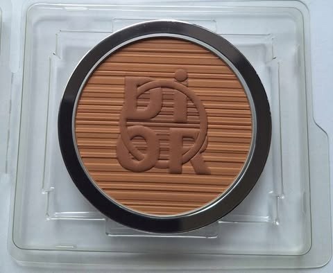 Dior Diorskin Mineral Nude Bronze Color Games 02 bronzer 8g Dior Diorskin Mineral Nude Bronze Color Games 02 bronzer 8g